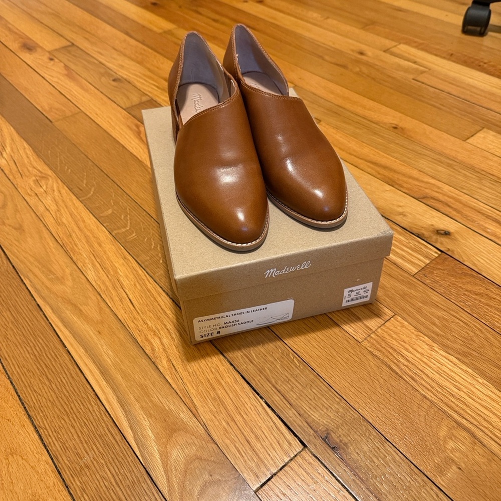New Madewell Asymmetrical Shoes in Leather, English Saddle